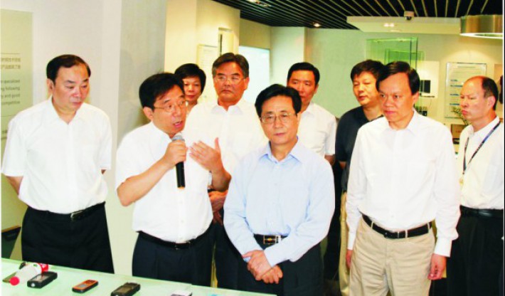 曾任中央书记处书记赵洪祝（时任浙江省委书记）；；；；；；；中央政治局委员黄坤明（时任杭州市委书记）